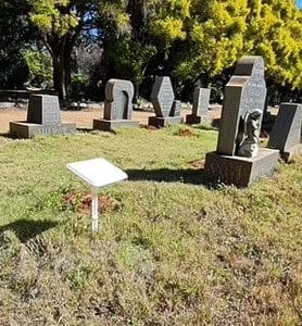 Gravesite marker